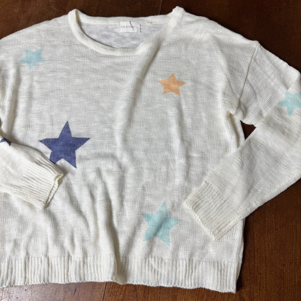 Mia & Tess Star Print Sweater Women Large White Pastel Knit Excellent Relaxed‎